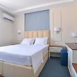 Vistamar Hotel & Apartments