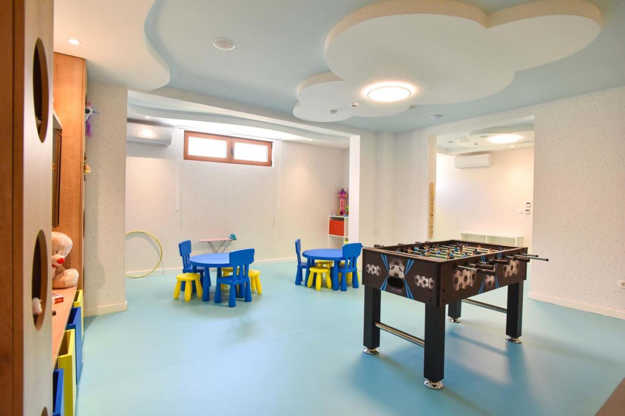 Aparthotel Vistamar &
