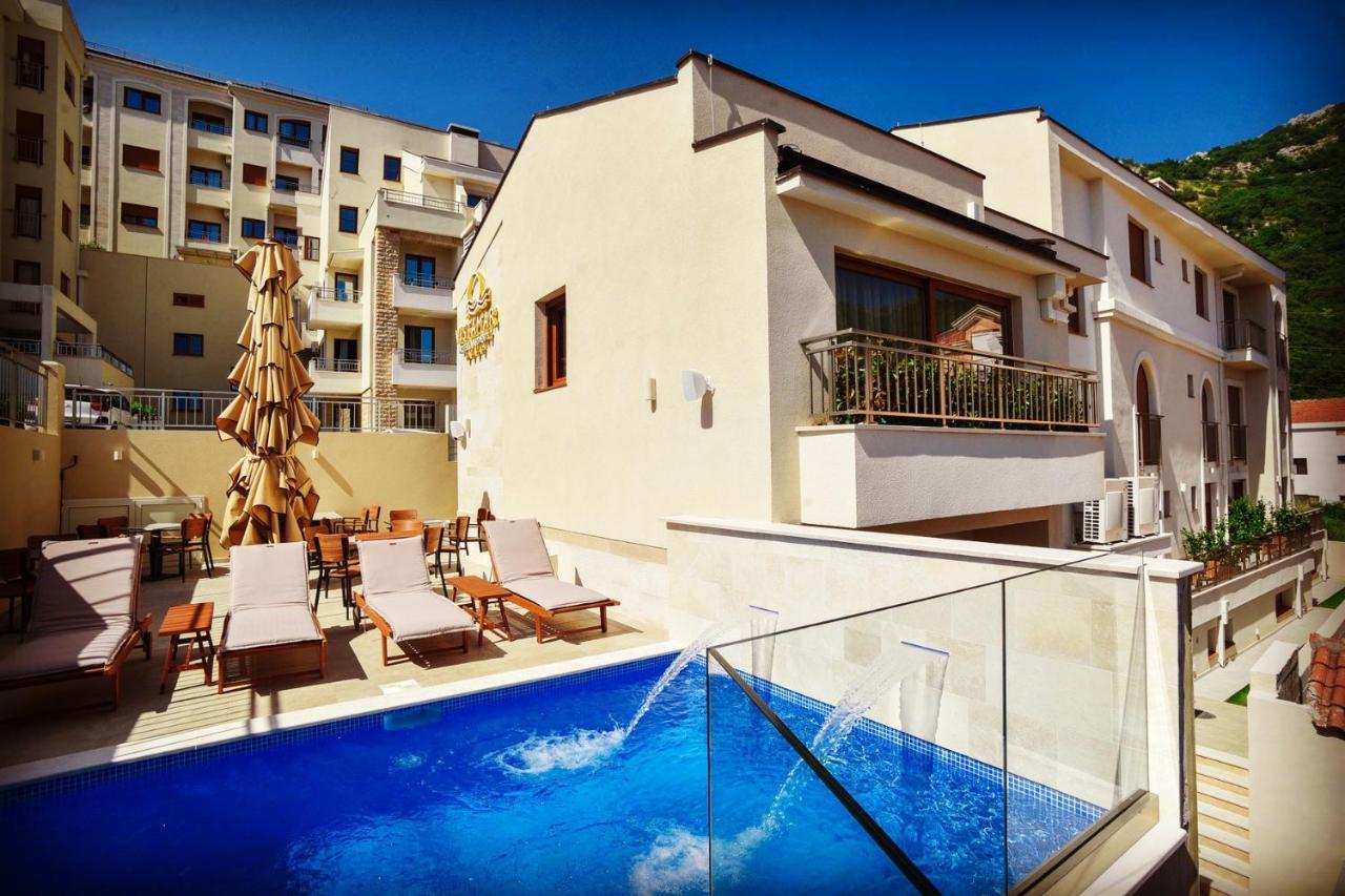 Aparthotel Vistamar &