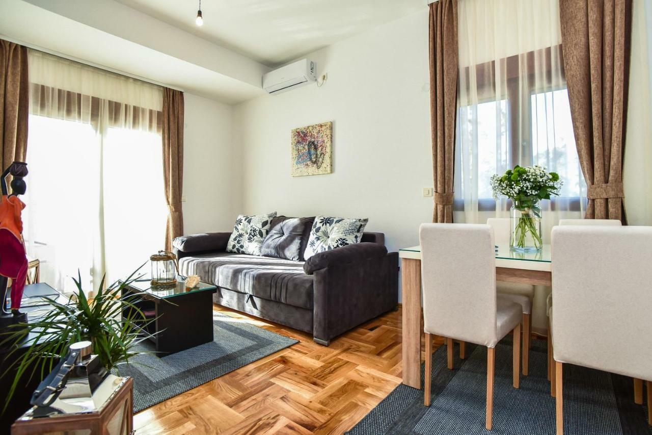 Aparthotel Vistamar &
