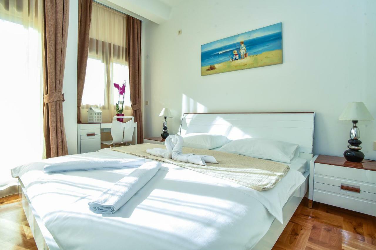 Aparthotel Vistamar &