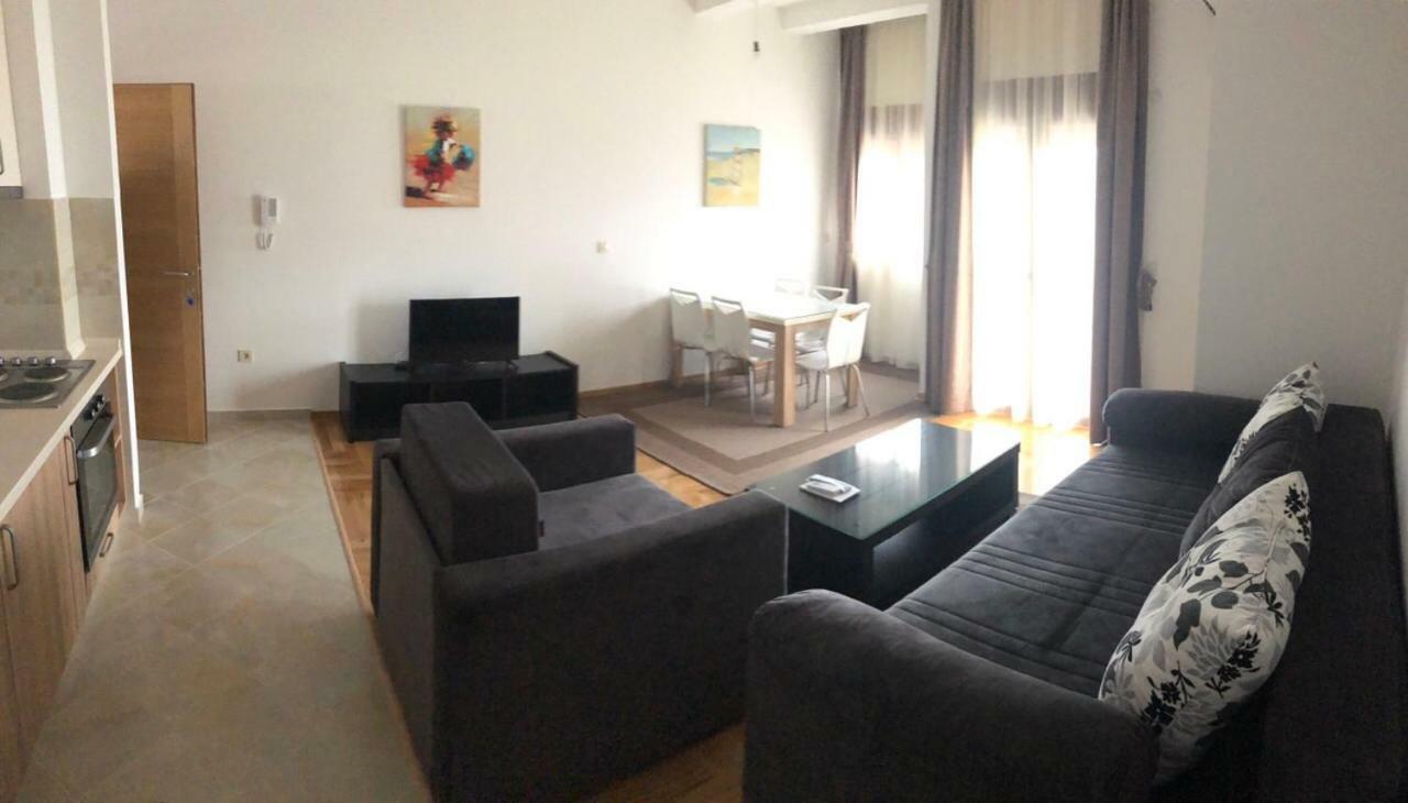 Aparthotel Vistamar &