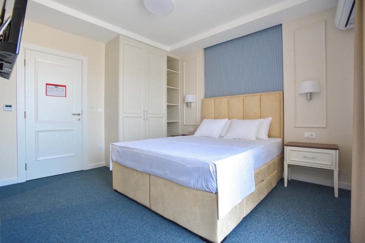 Aparthotel Vistamar &