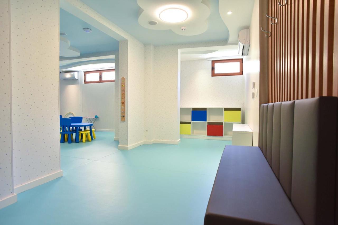 Aparthotel Vistamar &